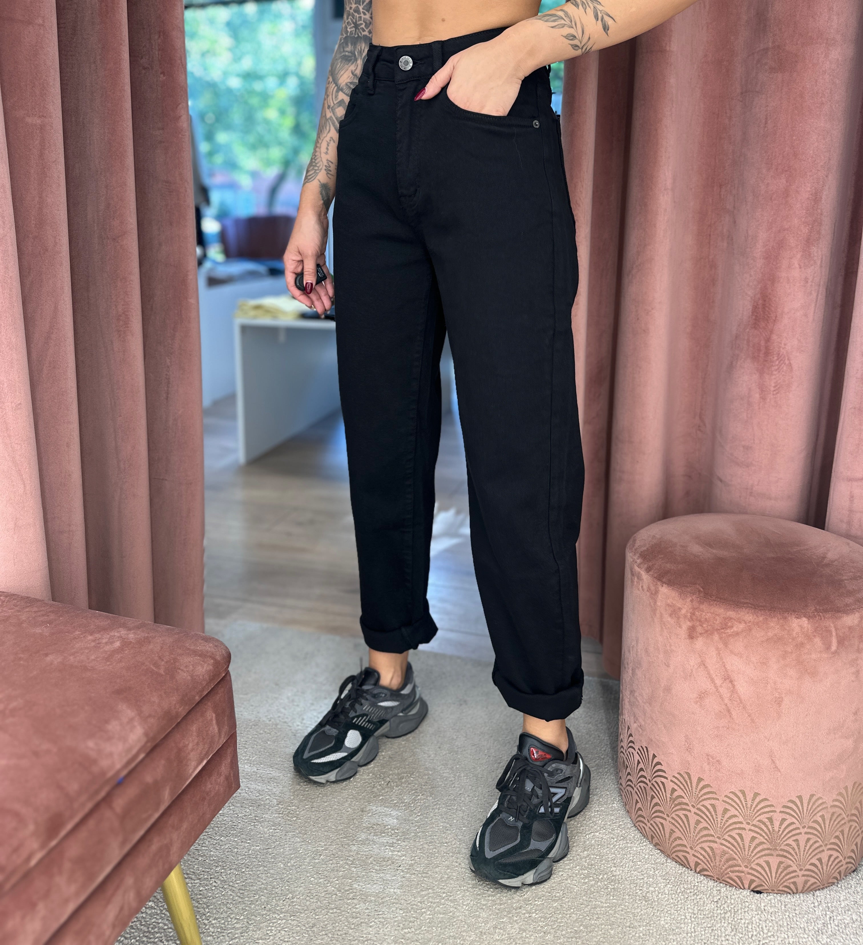 Džinsai ‘Mom-fit black’