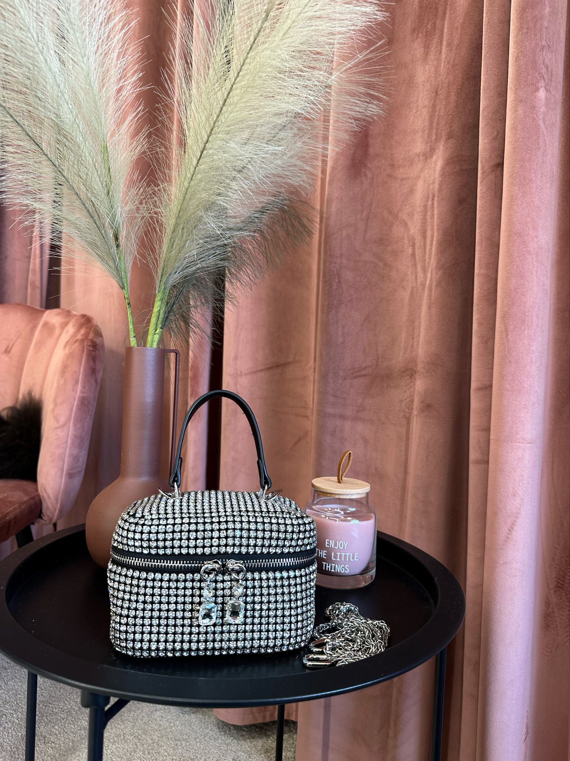 Rankinė ‘White handbag’