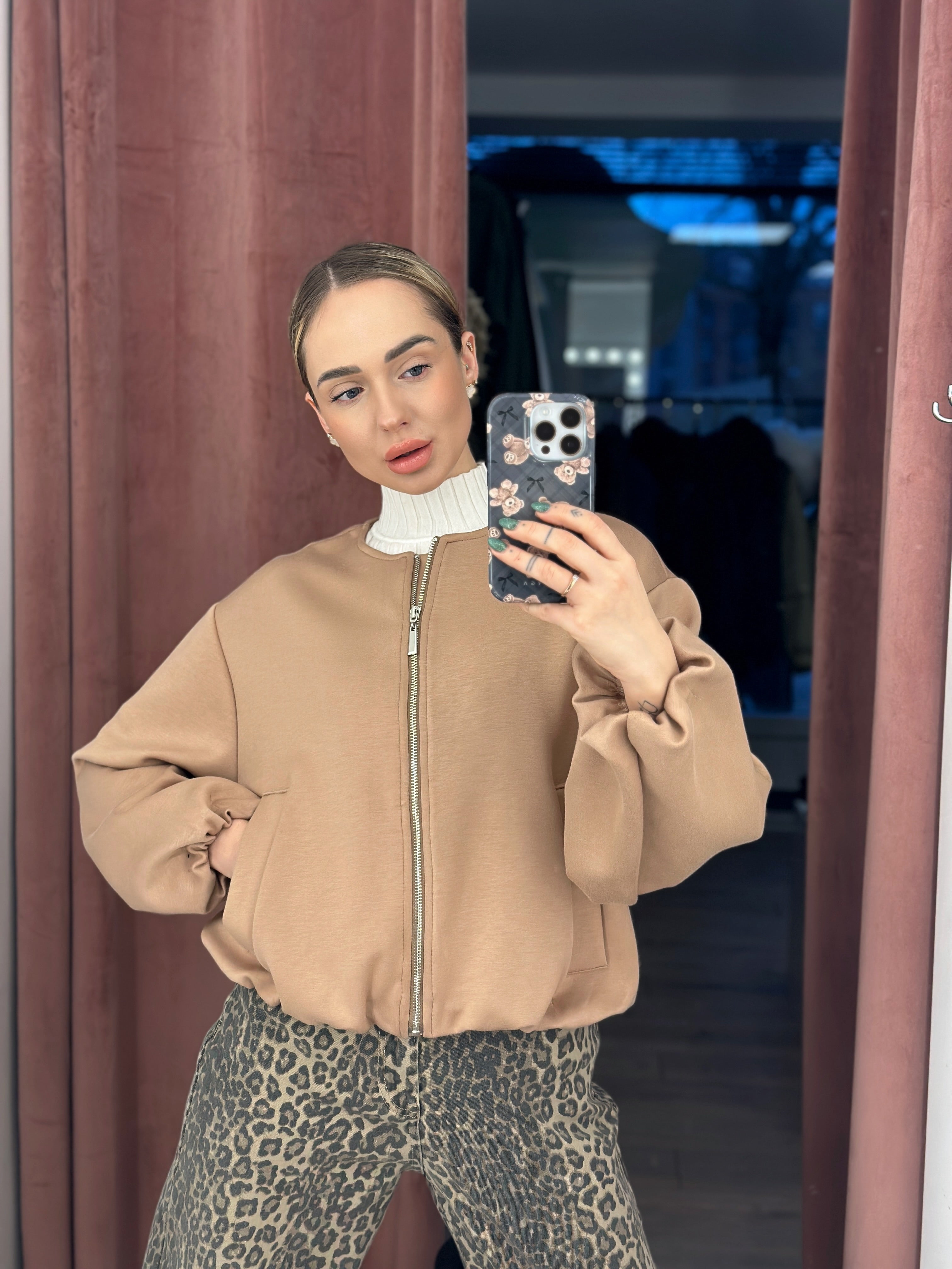 Bomberis ‘Beige zip’