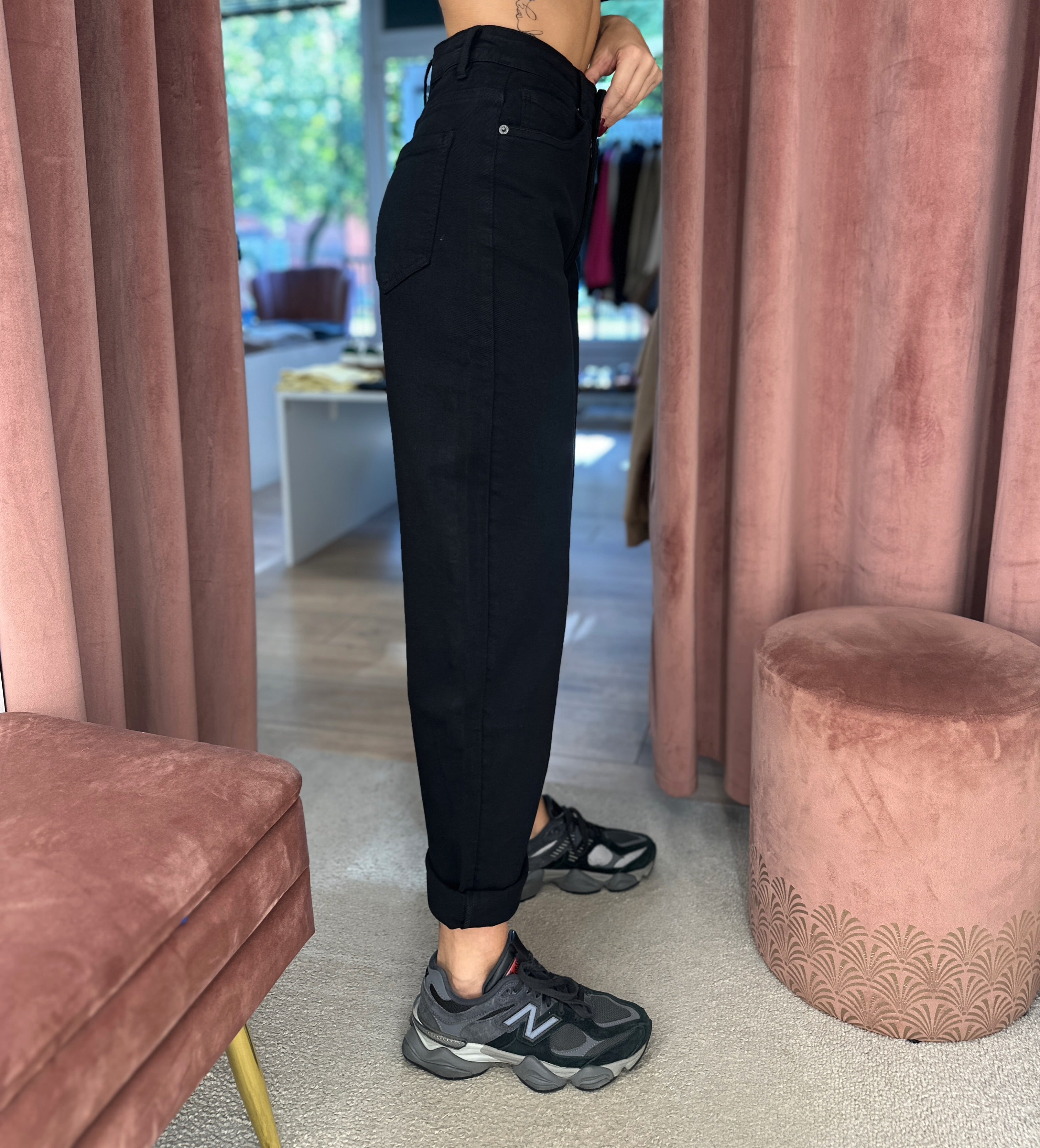 Džinsai ‘Mom-fit black’
