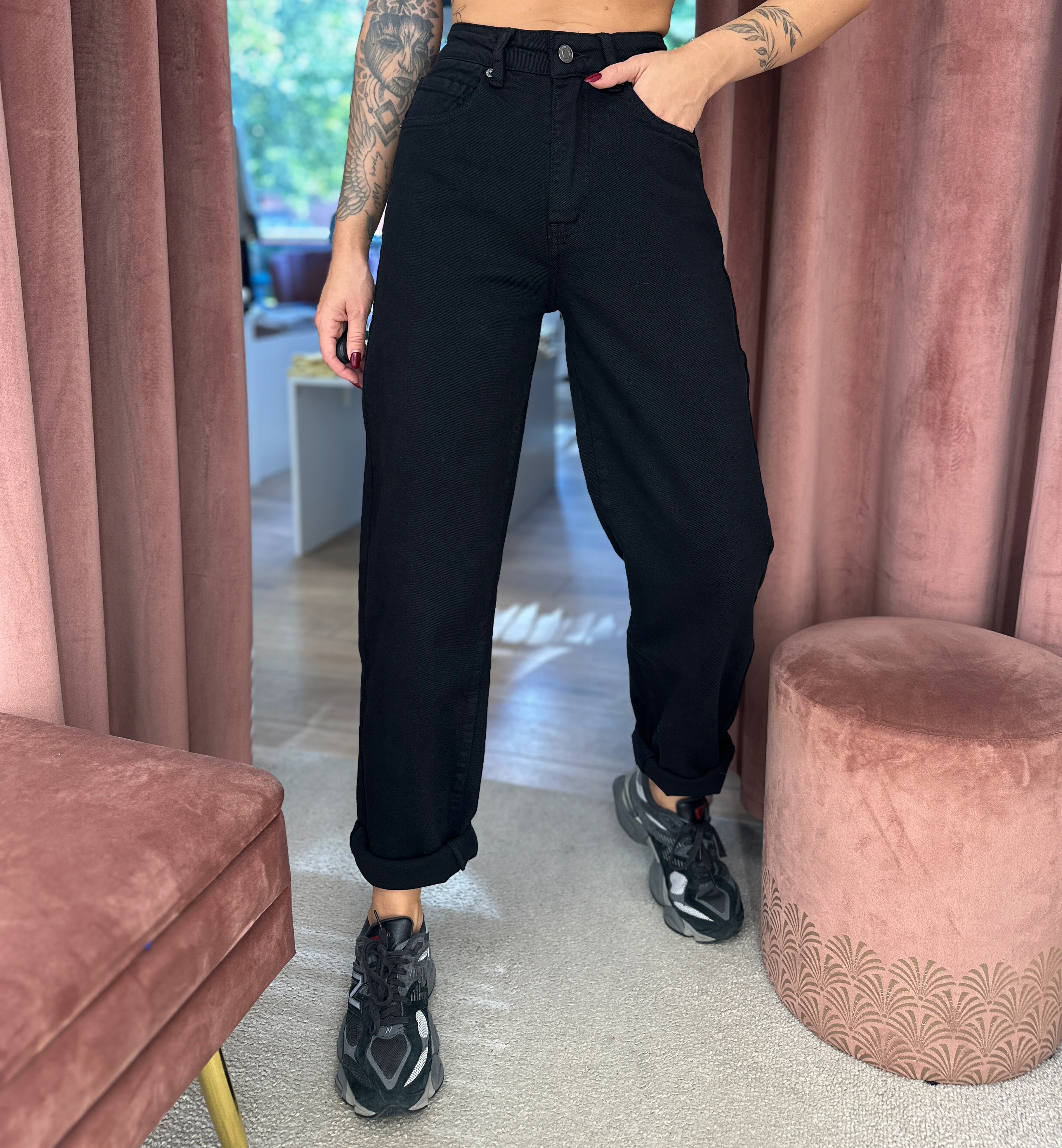 Džinsai ‘Mom-fit black’