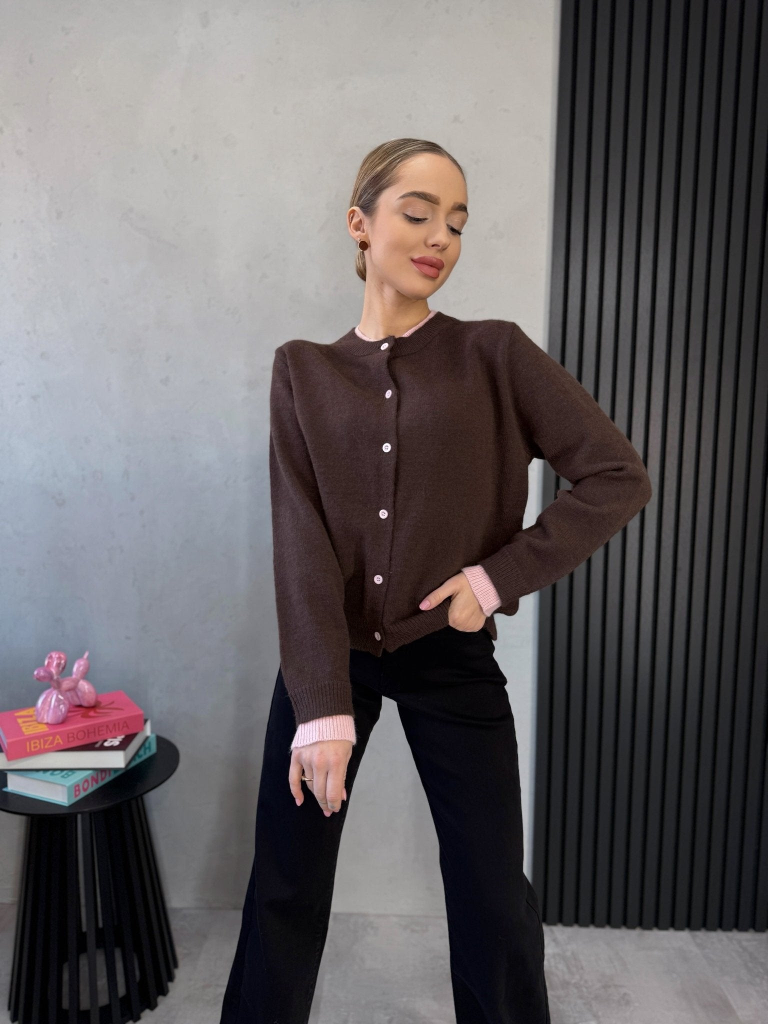 Megztinis „Vaya“ rudas – stiliaus įvaizdis, universalus dydis