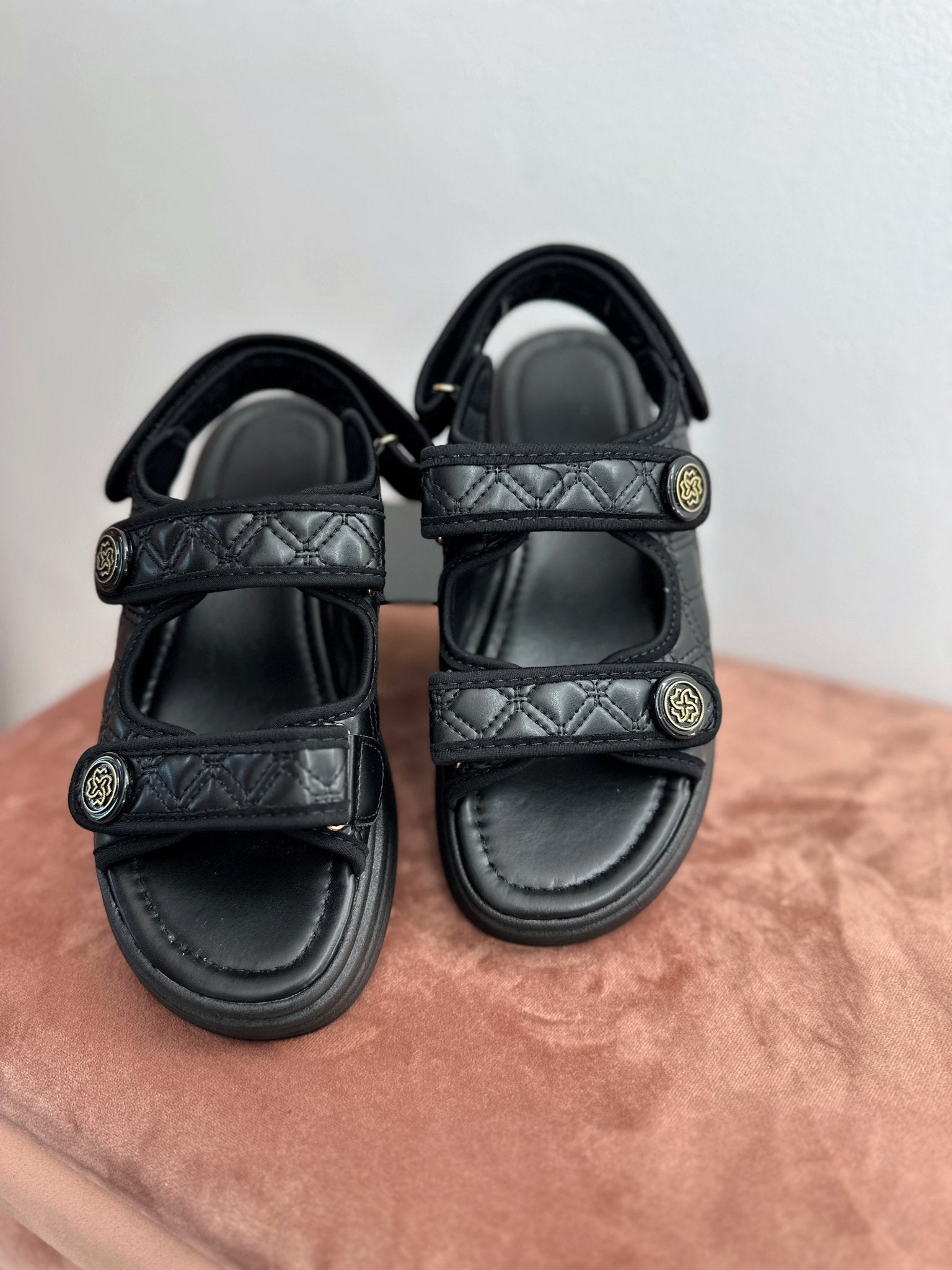 Basutės ‘Black’ - MASIM - Basutes