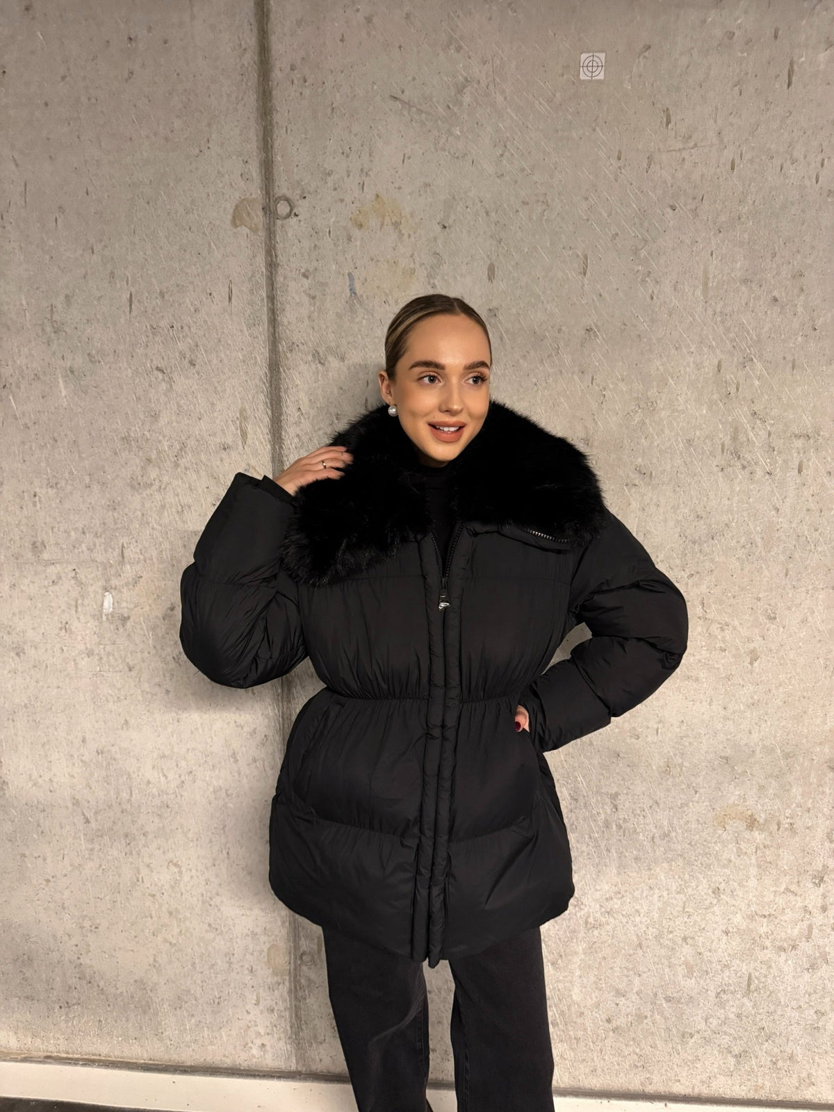 Juoda striukė ‘Klos’ - MASIM -