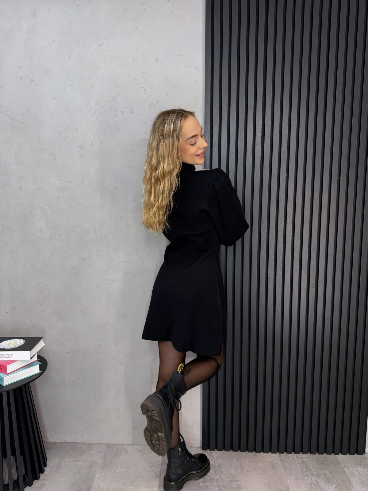 Juoda suknelė ‘Tov’ - MASIM - suknelės