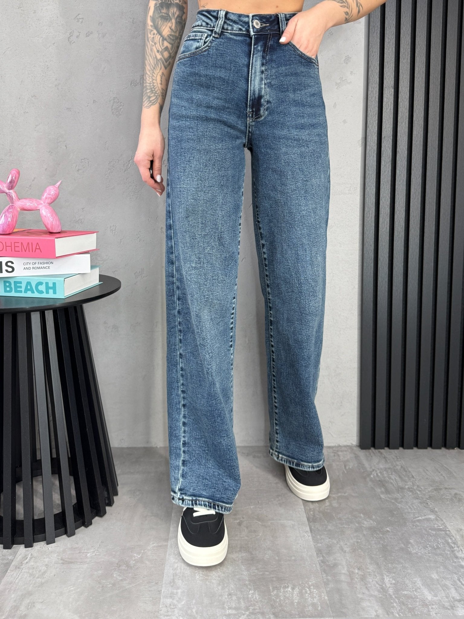 Mėlyni „Dad Fit“ džinsai moterims, pilnas vaizdas iš priekio