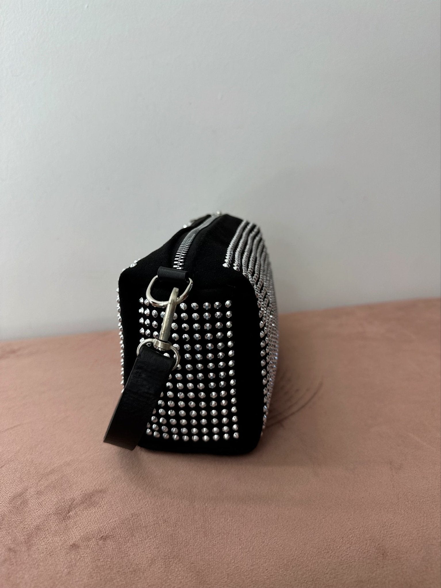 Rankinė ‘Studs black’ - MASIM - 