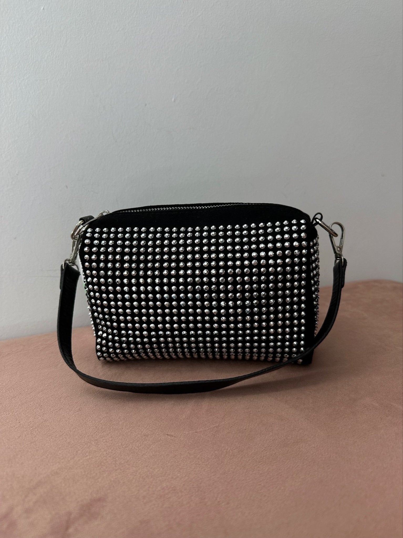 Rankinė ‘Studs black’ - MASIM - 